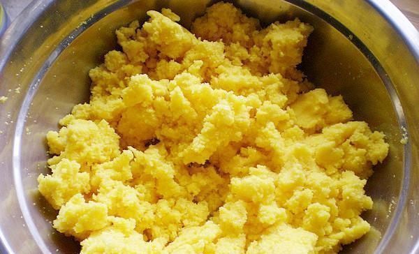 玉米面别再蒸发糕了,教你个做法,不蒸不煮不油炸,比吃肉还过瘾