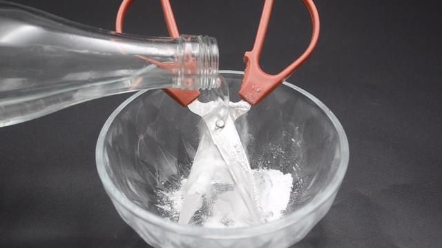 牙膏|无论剪刀变得多钝多锈，一个简单的方法，立马锋利如新刀，省钱了