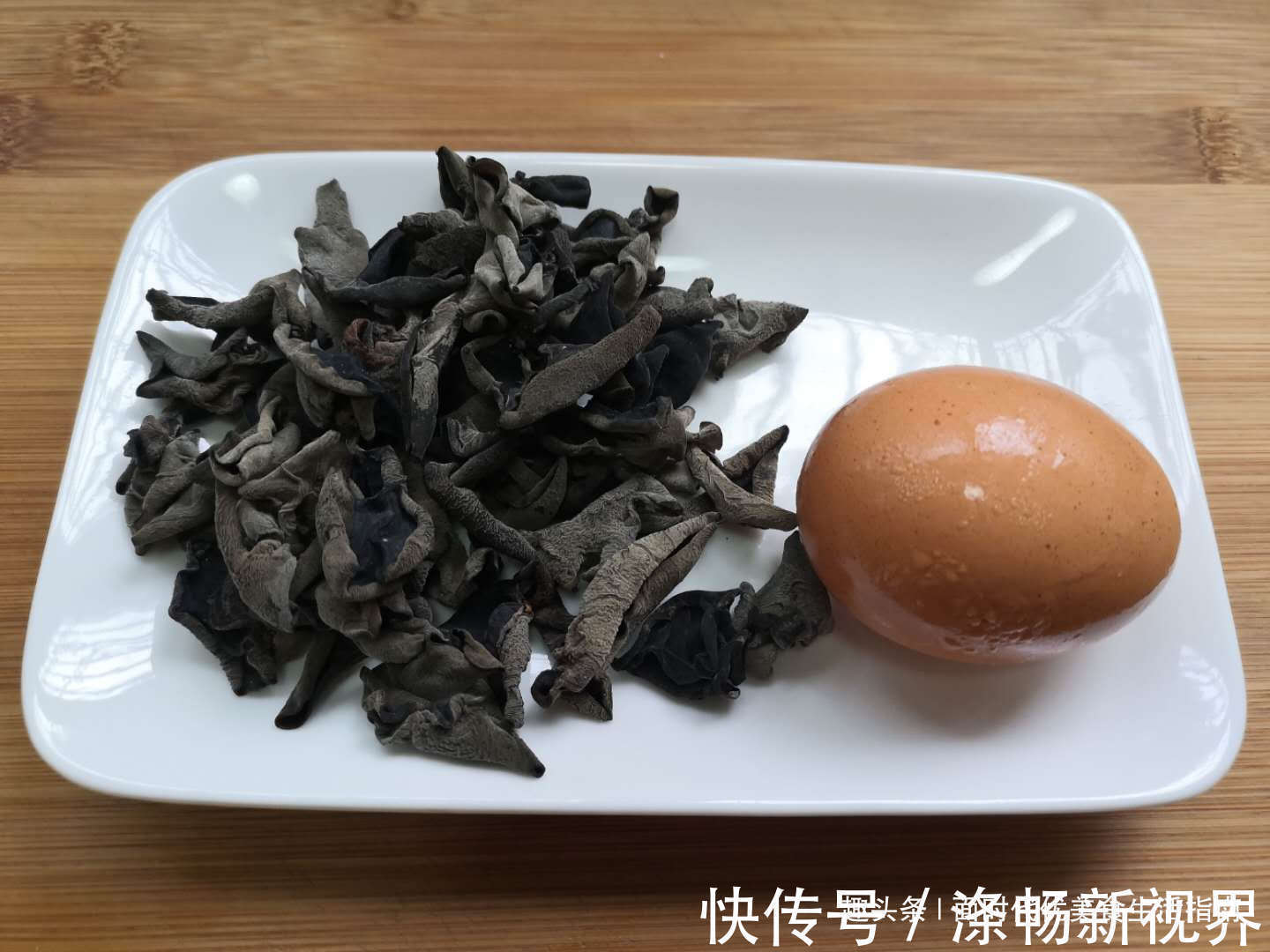 面糊|木耳新吃法，3分钟就出锅，咸香酥脆，比肉还好吃，饭店都吃不到