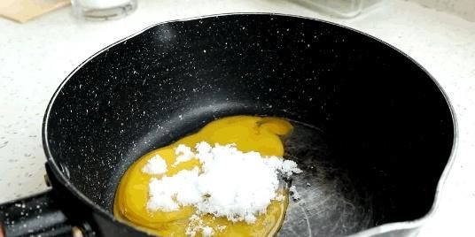 蛋黄|一杯牛奶,2个蛋黄,教你牛奶新吃法,滑嫩又柔软,孩子抢着吃