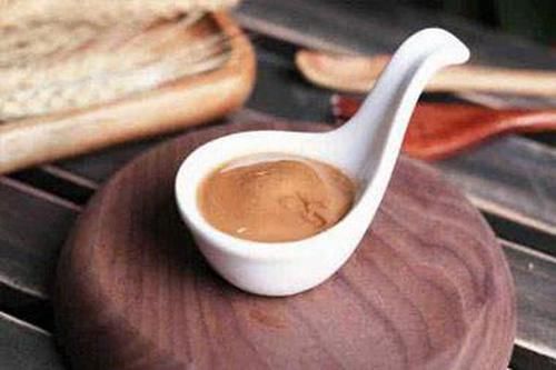 怎么调稀芝麻酱，加水还是加油？这样做，丝滑细腻味道好