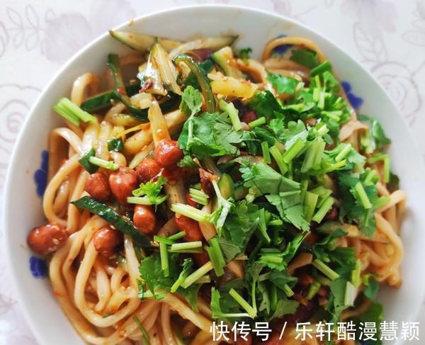 凉拌|方便面的神仙吃法，超适合夏天的凉拌方便面，清新爽口麻辣开胃