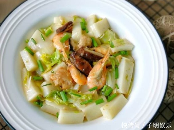 白菜和此一起煮,味道太鲜了,营养又暖身,浑身热乎乎不怕冷