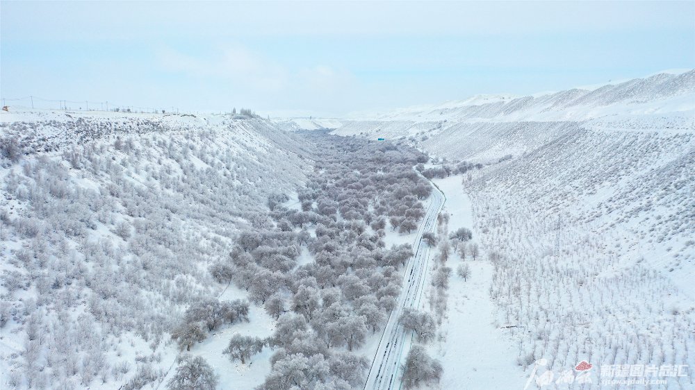 【图说新疆】新疆天山天池：水墨山河自天然