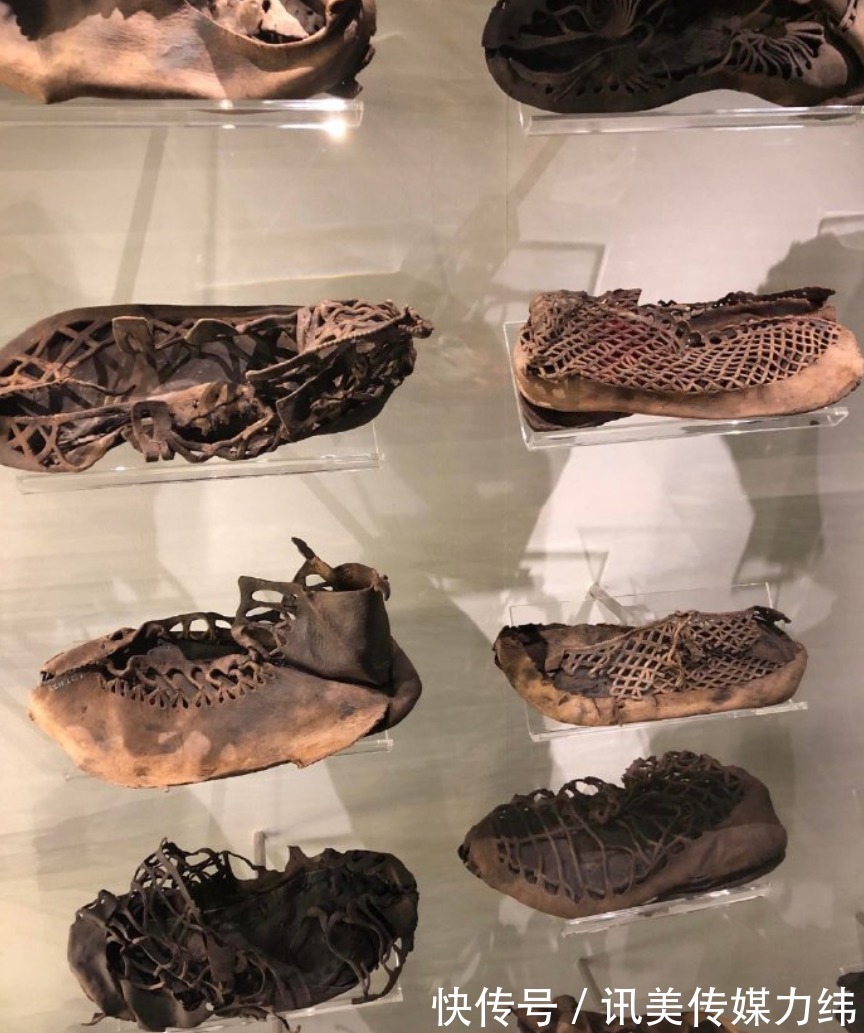 看完古罗马凉鞋的展览,有多少人被YEEZY圈粉了?