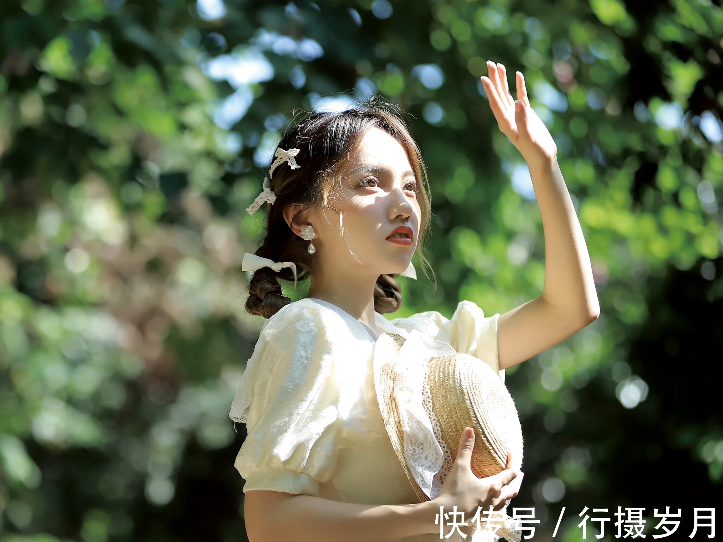 野花$若你在,执你的手,舞清风盈袖,弄花香满衣