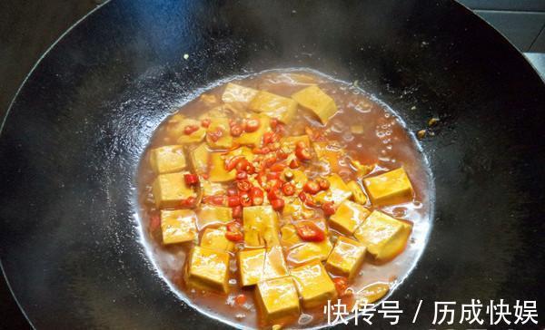 豆腐与它是天生一对,蛋白质高达牛奶4倍,口感嫩滑似蛋羹更营养