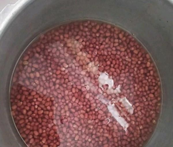 它是“穷人的阿胶”,三天吃一次,皮肤白里透红,连腮红都省了!