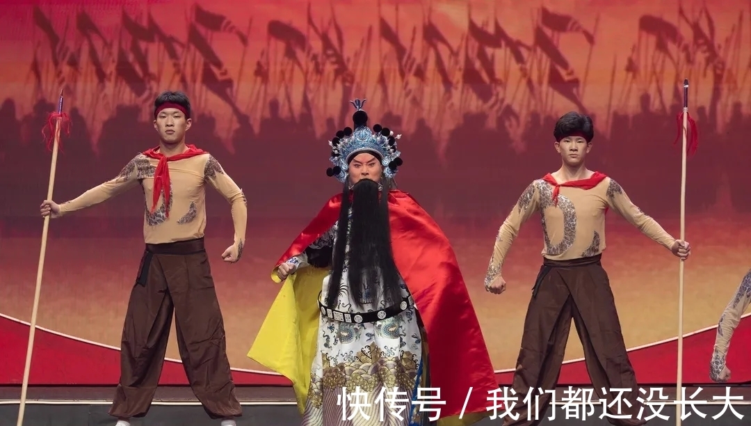 黄梅戏|央视戏曲频道开播20年，主持人屈指可数，只有白燕升董艺是真内行