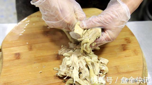 鸡肉|这道菜,曾被美食节目收录,皮酥肉嫩、鲜香麻辣,很适合中秋家宴