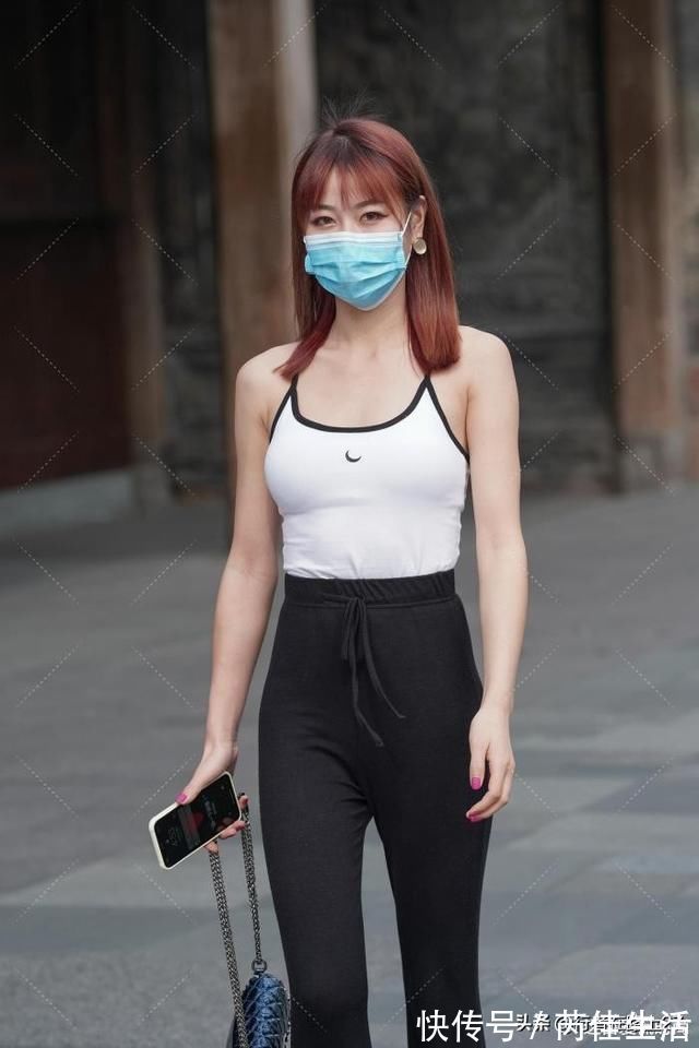 夏日|运动风上衣喇叭裤更显“身材”宽松设计体现出众的“夏日穿搭”