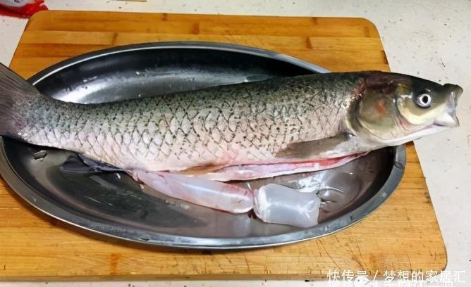 炖鱼时,要牢记“3做1不放”,炖出来的鱼汤鲜香味浓,无腥味