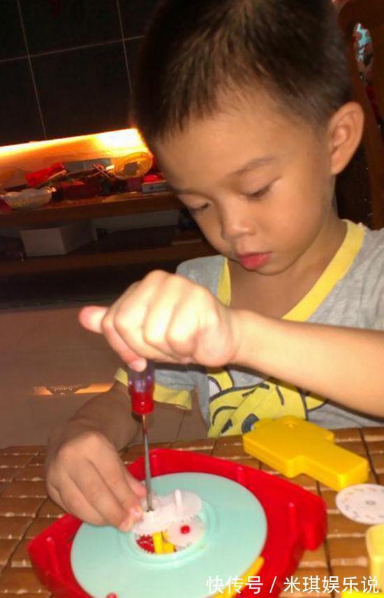 智商|宝宝的3种“怪癖”,是“天生”智商高的表现,家长不要扼杀