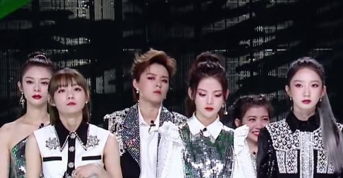 r1se|火箭少女输比赛的反应吴宣仪满脸疑问,杨超越不在意