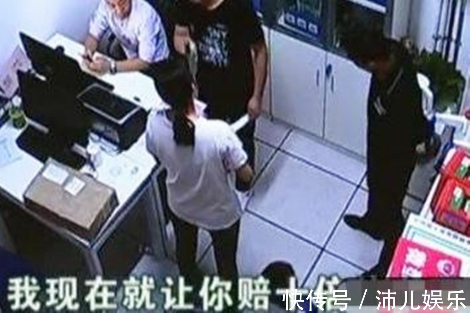 儿子|4岁儿子拿了根棒棒糖忘付钱,超市要求十倍赔偿,妈妈的做法获赞