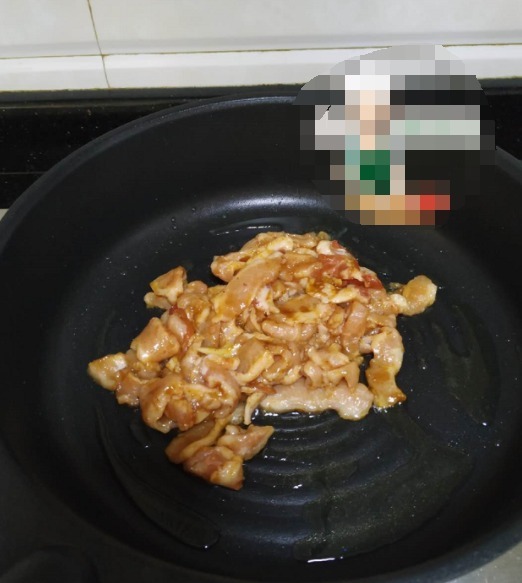 我家就越喜欢这菜,鲜香下饭,每回炒一盘,不够吃还怨我