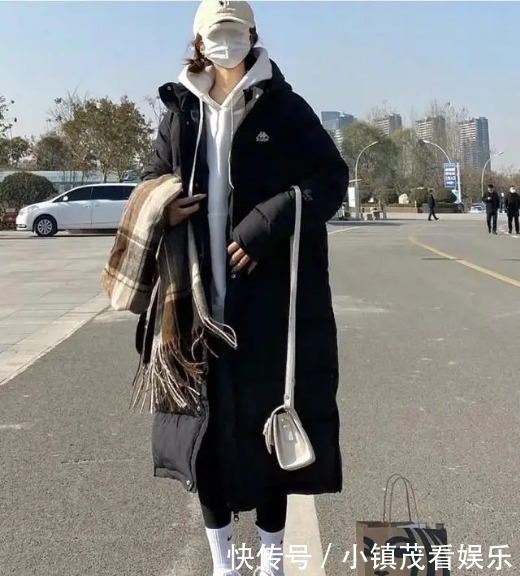 冬天穿“卫衣+棉服”真好看，休闲又保暖，这样出街回头率很高