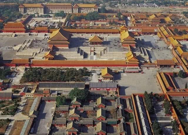 为崇祯报仇|吊死崇祯皇帝的槐树为何被铁链拴了200年?槐树本无罪,有罪的是人心!