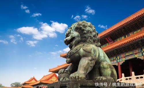 石狮子|故宫太和殿门前的狮子，为何导游不让游客合影？原来是保护狮子
