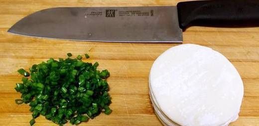 土豆|葱油饼这一种做法,不用和面,10分钟就能吃上香喷喷的早餐