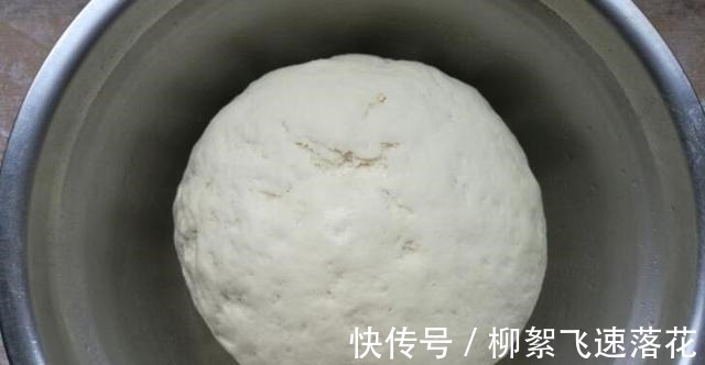 包子|夏天，吃馒头包子不如吃它，一卷一蒸柔软筋道，比馒头包子好吃！
