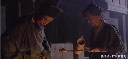 宋江到处给人洒钱,故得名及时雨,但他自己只是个小吏,钱从哪来?