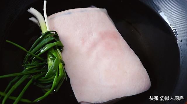 大蒜粉|夏季，我家就爱这样吃五花肉，当追剧的小零食，越嚼越香