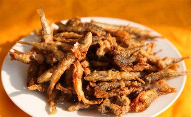 鲢鳙|夏季中午无鱼可钓?别忘了还能钓白条,肉多腥味小,比大鱼还好吃