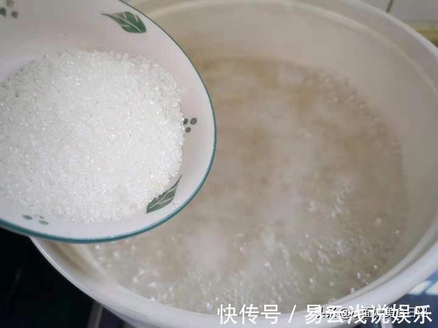 凉粉|入伏后，吃水果别忘了吃它，一煮一冻，晶莹剔透又软嫩，真解暑