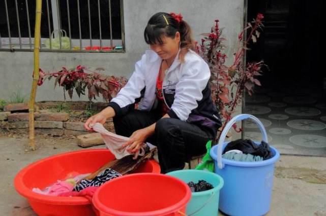 家庭妇女|又一“微商”倒下,100亿资金有去无回,10万家庭妇女欲哭无泪