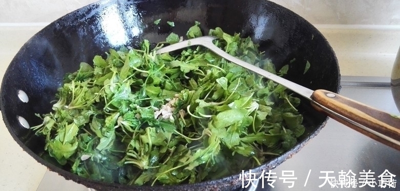 日本人称它为“长寿菜”,每周至少吃3次,我国产量大却无人问津