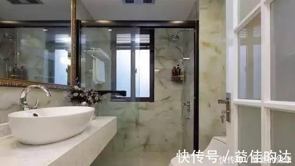 人性化|值得借鉴的轻奢风新房,玄关很“人性化”,简单轻装饰很舒服!