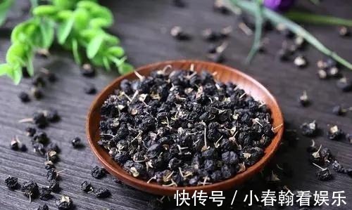 延缓衰老|进入更年期的女性,不妨常吃六种“碱性食物”,或能延缓衰老