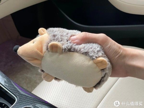 奔驰|90后打工人EDC,20+凭什么开奔驰