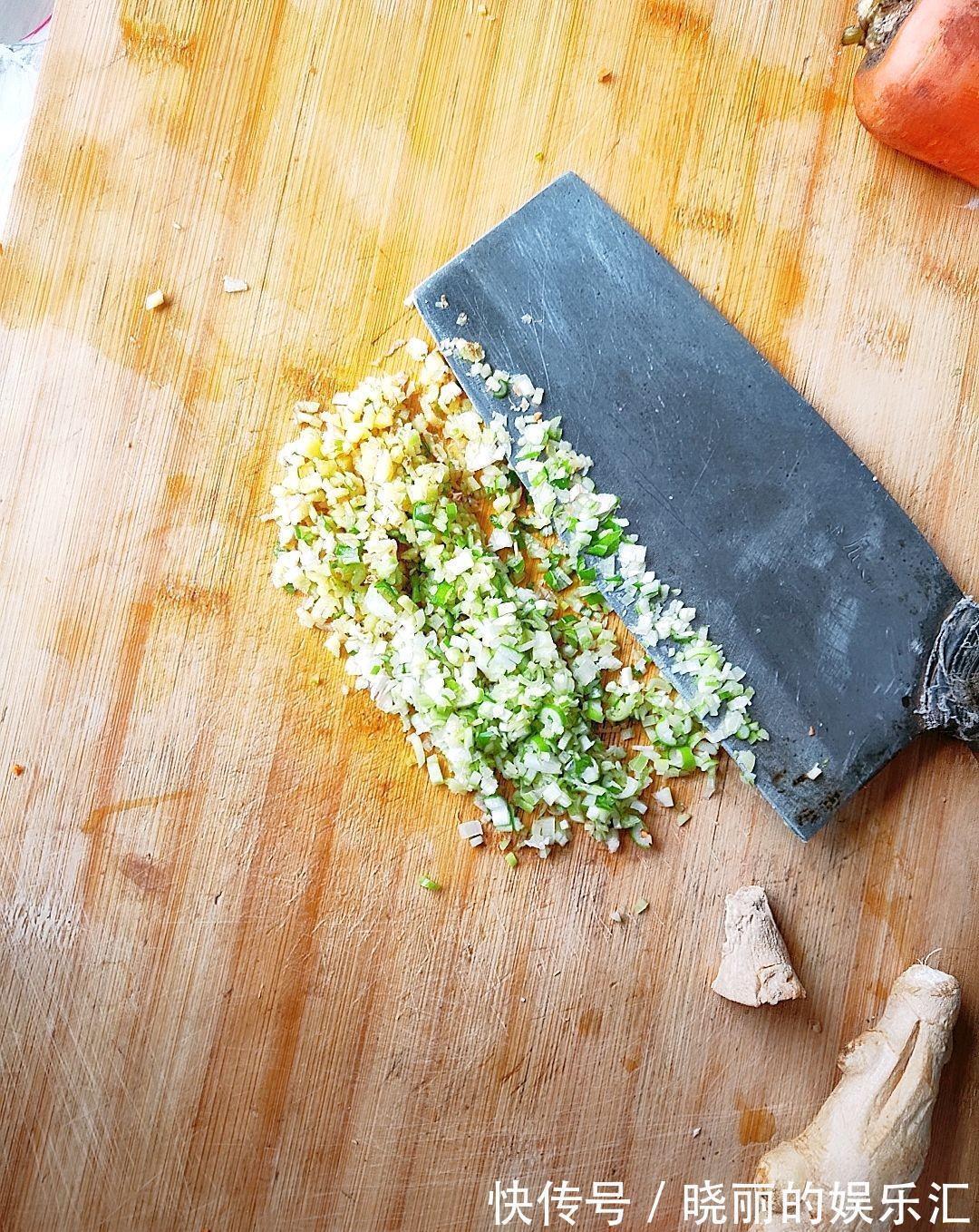 入秋“第一鲜”,用来包饺子,又鲜又嫩,家人吃不够