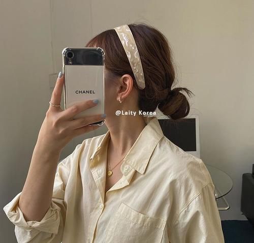 “奶奶辈”发饰火了！鲨鱼夹、丝巾等绝对是现在最洋气的发饰！