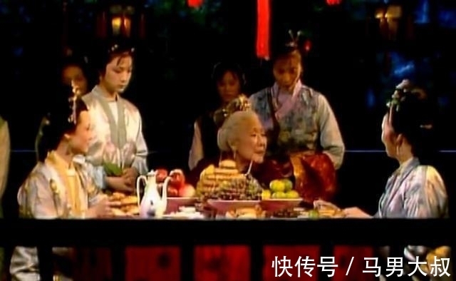 贾府@红楼梦:竟然有人说是贾母吃垮了贾府?您知道贾母一顿几个菜吗?