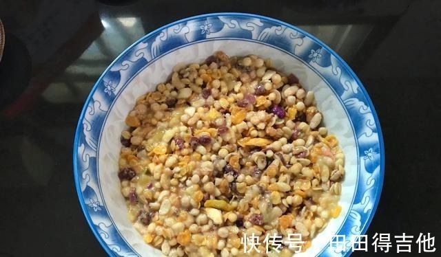 奇亚籽|入秋后多吃粗粮，做成早餐饼，低脂低热量，营养饱腹不怕胖！