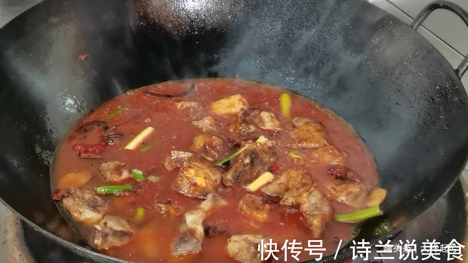 土豆烧排骨的正确做法，教你在家做，肉质鲜嫩既健康，下饭又下酒