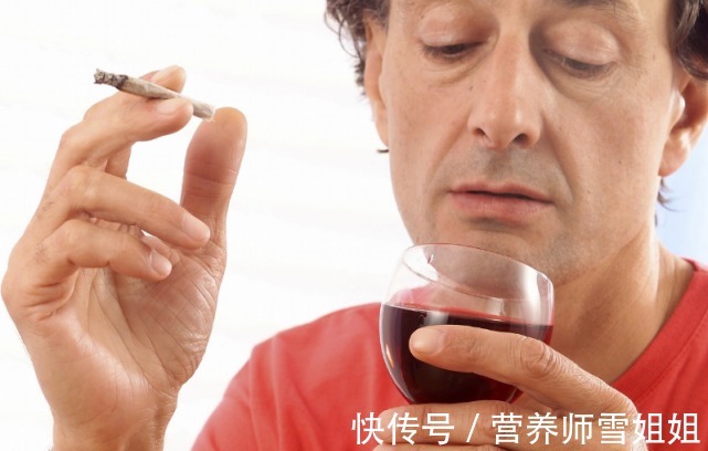 总胆固醇|睡觉时,常出现3个异常,或是血脂已“超标”,及时检查,莫忽视