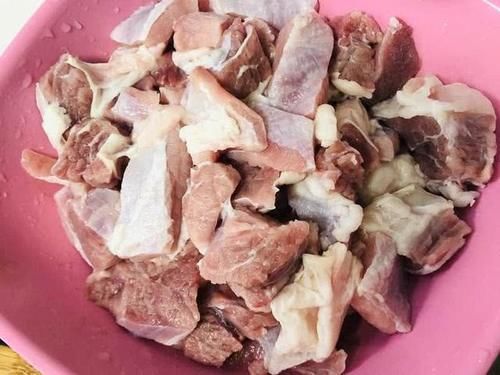 牢记|炖牛肉时,要牢记别放这两种调料,加它们等于毁牛肉,很多人踩坑