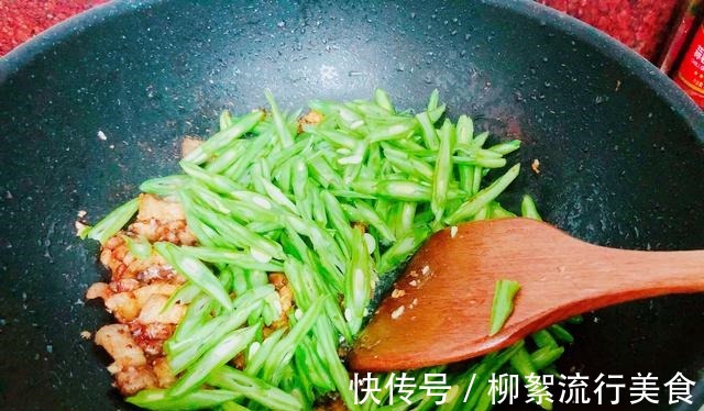 五花肉|建议老年人如果不差钱尽量多吃这种食物,腿脚有劲,身体硬朗!