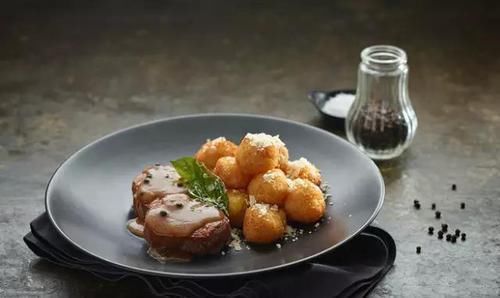 9岁男孩胃癌晚期,儿科医生3种早餐坑娃不浅