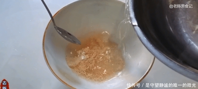 老陈美食:发面配豆腐做花卷,松软简单美味,老少皆宜