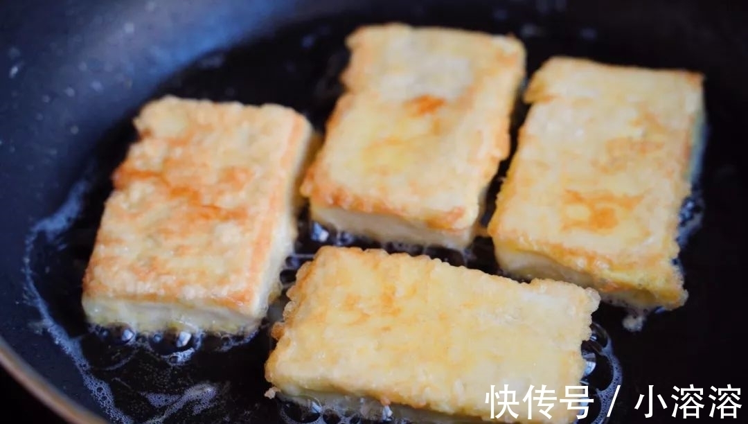 酸甜汁|做豆腐时多加一个鸡蛋,外皮酥脆,酸甜可口,家里人都喜欢吃!