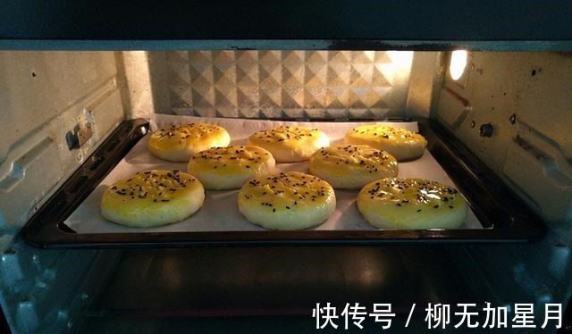 豆沙油酥饼|豆沙油酥饼的做法,甜而不腻,酥脆掉渣,营养美味,一口一个!