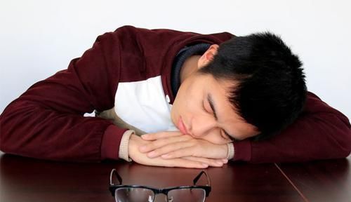 改善睡眠|“睡眠时间表”出炉：18-65岁的人，睡多久？怎么睡？都说清楚了