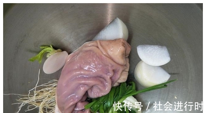 正确做法|猪肚怎么炖都不烂?原因是少了这1步!教你正确做法,软烂好嚼