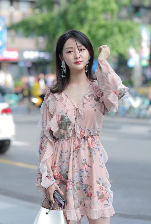 雪纺裙的美妙，让你穿出优雅的姿态，仙气十足又委婉动人