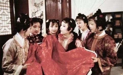 彩云@王夫人屋里有多可怕?薛宝琴初进贾府,史湘云提醒:那屋全是坏人